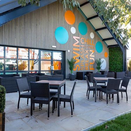 Отель Camping Pods, Dovercourt Holiday Park Харвич Экстерьер фото